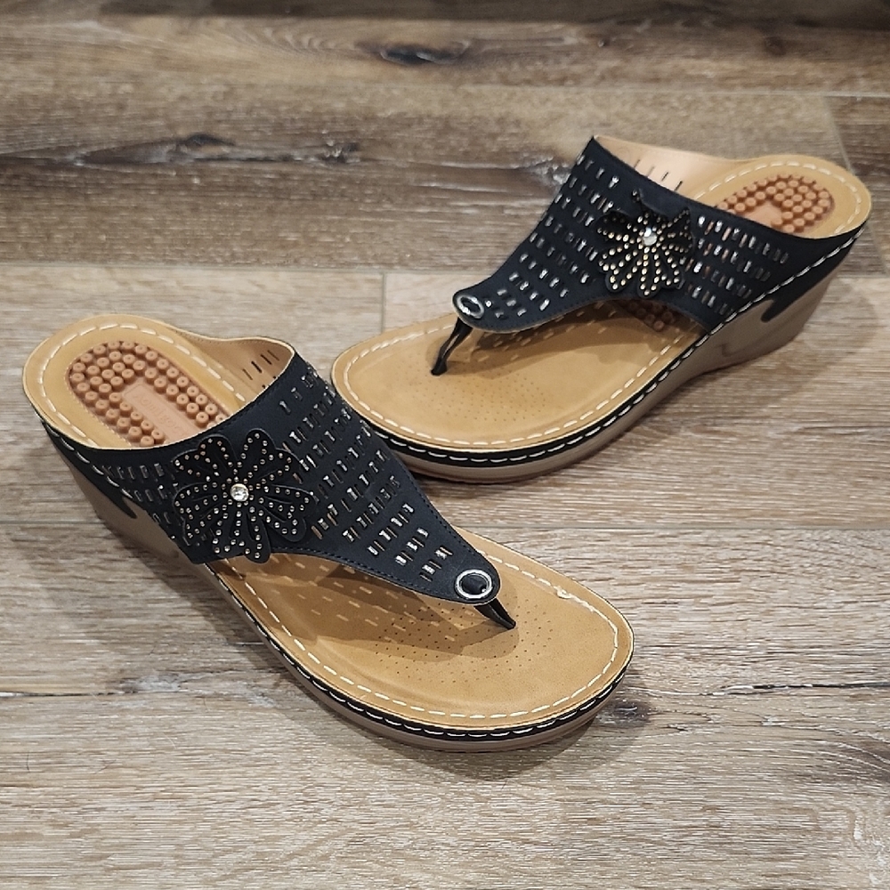 Aomigoct Orthopedic Black Perforated Womens Sandals with Floral Accent Comfort